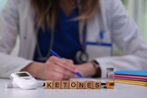 Ketone werden wissenschaftlich analysiert