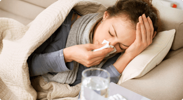 Frau mit Keto-Grippe